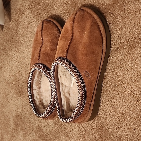UGG Shoes - UGG Chestnut Tasman Slippers